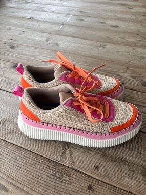 Lucky Step  Woven platform Sneakers with Pink & Orange Accents. Size 9.5 women’s